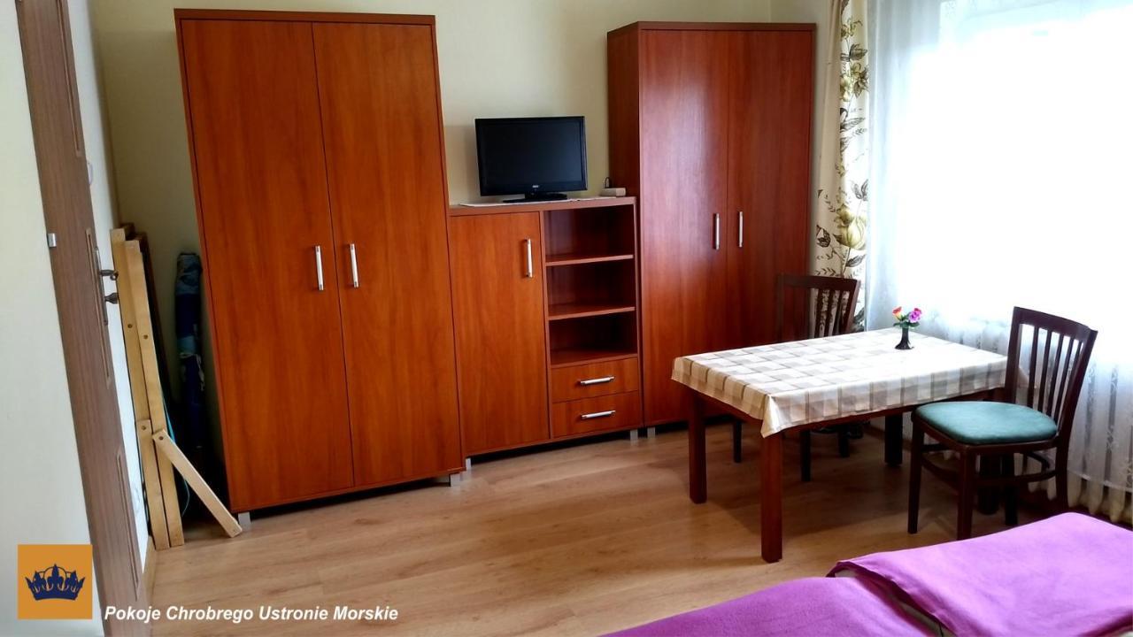 Pokoje Chrobrego Pokoje Goscinne W Centrum Blisko Morza 尤斯托尼莫斯基 外观 照片